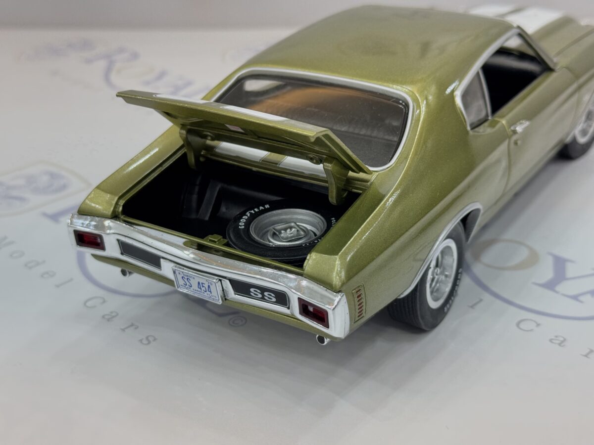 1970 Chevrolet Chevelle SS 454 Citrus Green Limited to 1500pc 1/18 - تصویر 6